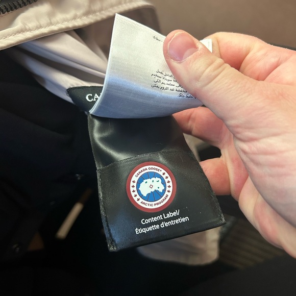 Canada Goose Minden rain jacket - Picture 9 of 16